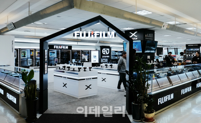 후지필름, 서울 용산에 국내 최대 제품 체험존 열어