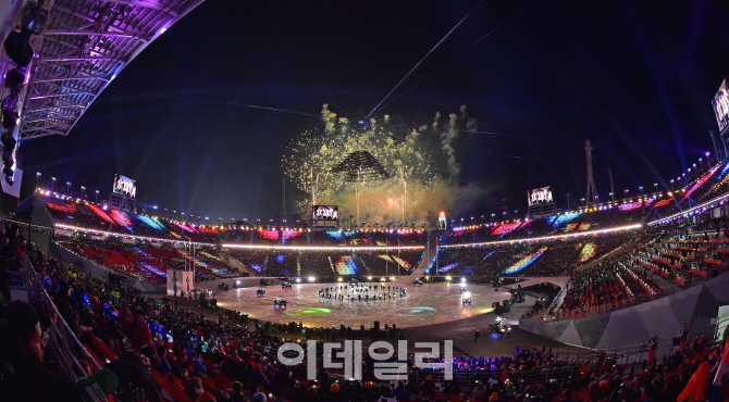 [포토]엑소, 불꽃과 함께 환상적인 무대