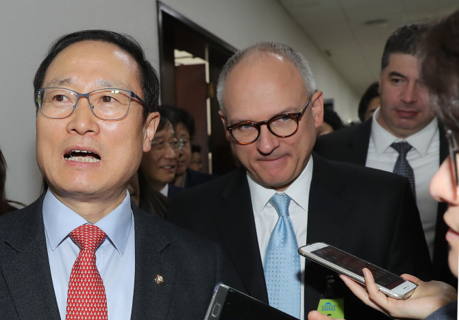 강경해진 정부, 한국GM 송곳 실사 예고