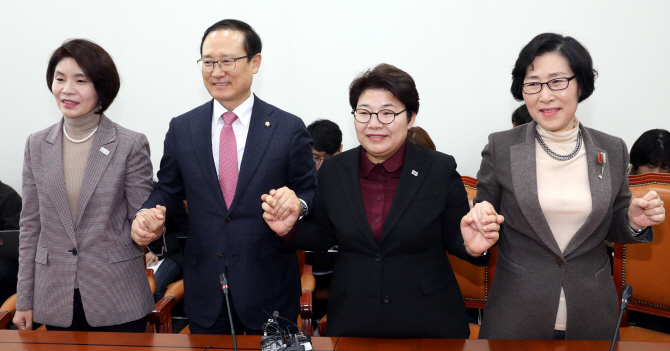 근로기준법 대타협 이룬 국회, 남은 파견법도 '가즈아'