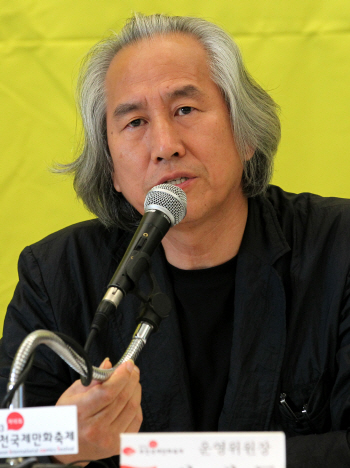 '성추행 논란' 박재동 화백 "잘못에 사과…자숙할 것"