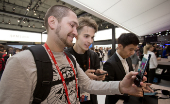 MWC 2018 폐막..“신시장 5G, 뭐로 돈 벌지?” 깊어지는 고민들