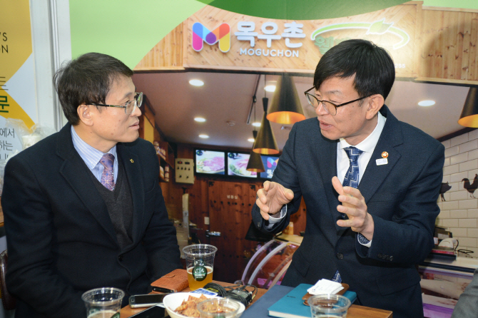 김상조 공정위원장, 프랜차이즈 박람회 참석해 상생협력 당부