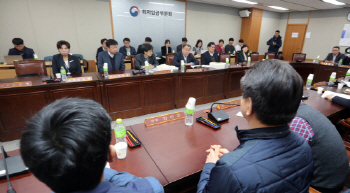 최저임금 산입범위 조정안 확정할까