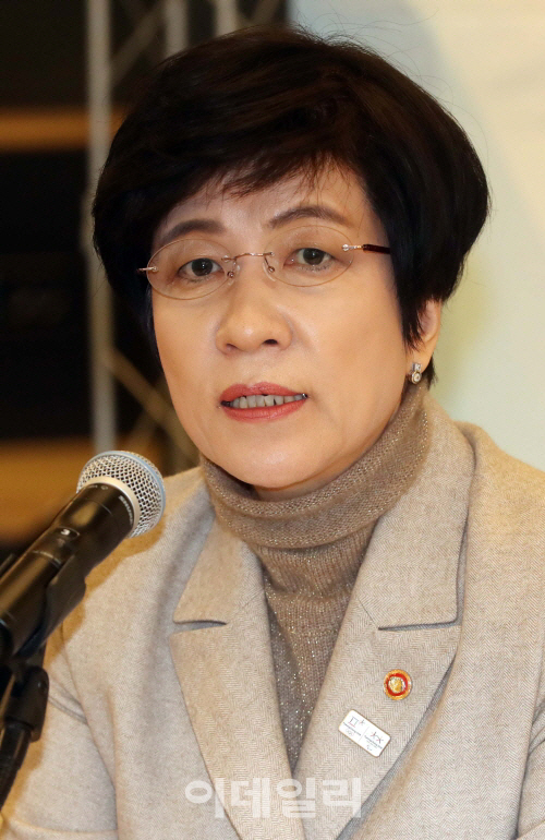 김영주 장관 "노동시간 단축 준수토록 지도ㆍ감독 강화하겠다"