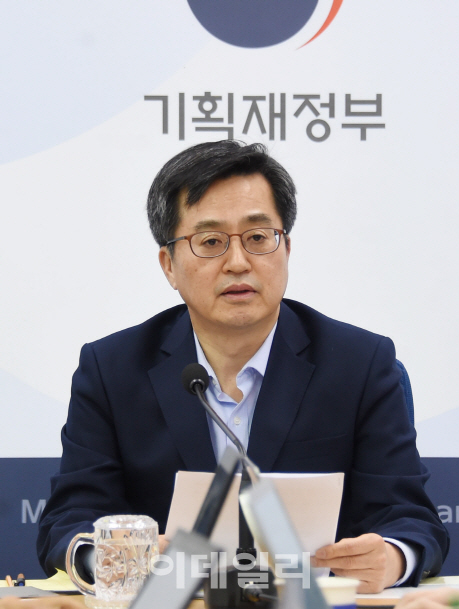 김동연 "청년실업 특단 대책 준비…추경·청년수당 검토"(종합)