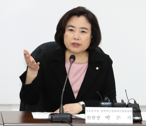 박순자 "한국당, 터치 있었지만 성폭력은 없어"..민주당 "이만우 모르쇠"