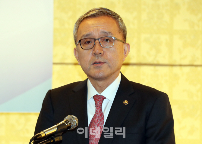 [포토]김판석 인사혁신처장, '공직에서도 성평등 이뤄내자'