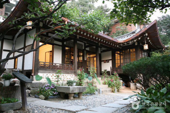 [e주말 여기어때]쉼표가 필요한 주말, 한옥 카페 가볼까