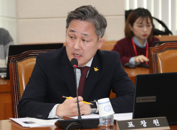 표창원 "정봉주, 해명 사실 아니면 엄중한 처벌 받아야"
