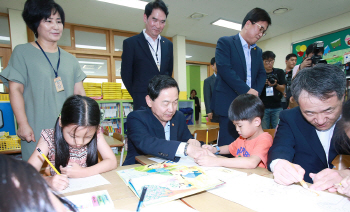 교육부 “돌봄교실 확충” Vs 학교 “예산·공간 부족”