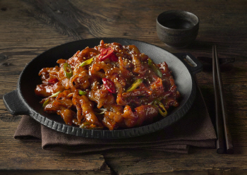 마트서 즐기는 포차의 맛…혼술 안주 '닭발'