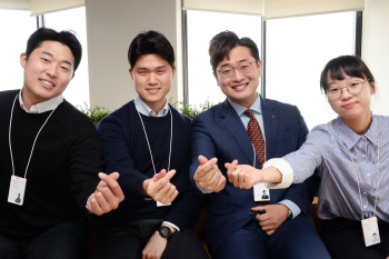  "8시반출근, 17시반퇴근..저녁있는 삶 놀랐죠"