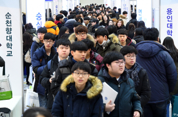 "벚꽃 피는 순서대로 폐교"…2년 뒤 '대학 줄도산' 직면