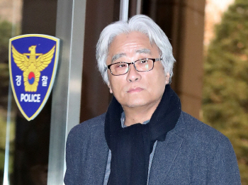 연극인 "이윤택 구속영장 발부 당연, 제대로 처벌돼야"