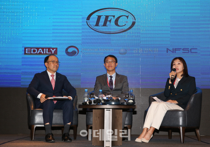 [포토]발표하는 홍성미 법무법인 광장 변호사