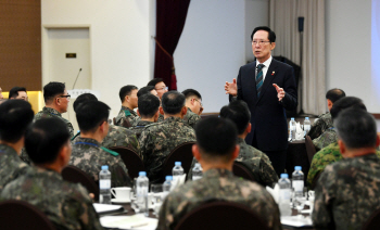 '장군은 적폐'라는 오해…장군 감축이 곧 국방개혁?