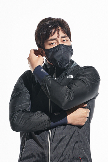 [봄 패션 트렌드]미세먼지로 괴로운 봄, 노스페이스 재킷으로 막자