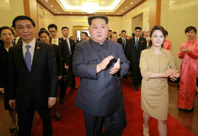 [포토] 중국 왕후닝과 김정은 내외