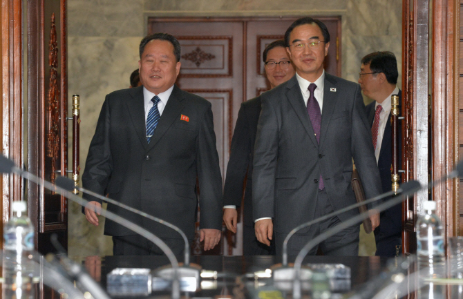 조명균·리선권 “일사천리·실효적이고 속도 빠르게 진행” 한목소리