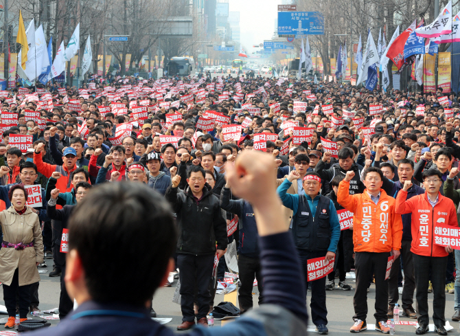 금호석유화학 "금호타이어 인수, 검토할 의사도 없다"