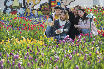 에버랜드, 튤립축제서 튤립 '맛' 보고