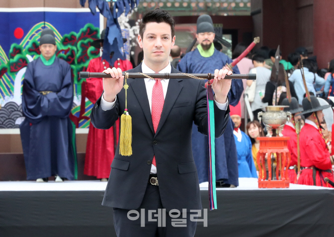 [포토]마크 테토, '경복궁 수문장'