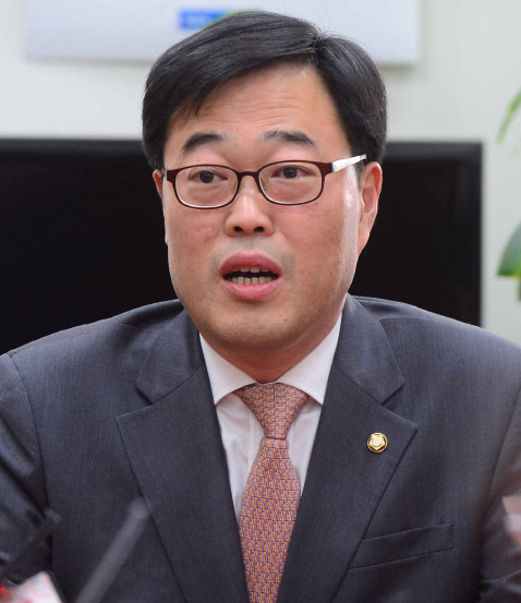 '금융권 저승사자에서 파수꾼으로'…김기식 금감원장 오늘 취임