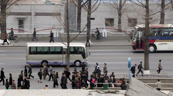 [포토]평양의 출근길