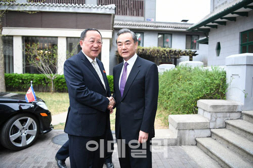 北中 외교장관회담 개최…中 "남북·북미 정상회담 지지"