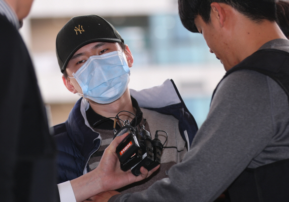 法, 방배초등학교 인질범 구속…"도주 우려 크다"