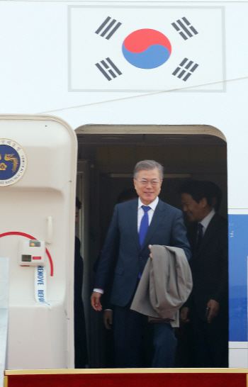 文대통령, '흥남철수작전' 생존선원 편지에 답신