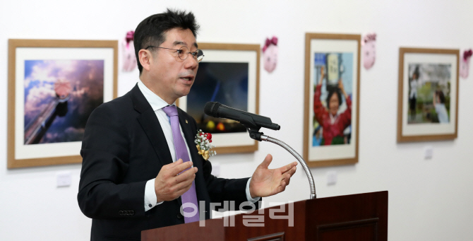 [포토]'제5회 나도 사진기자다' 심사평하는 양종훈 상명대학교 교수