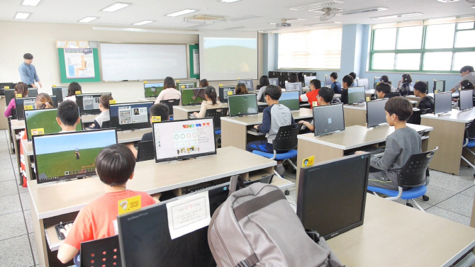 MS 마인크래프트 이용한 국내 초등교육 플랫폼 개발 착수