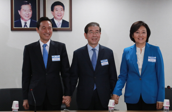 “마스크 시장·강남 발전 편중”… 박영선·우상호 지적에 박원순 ‘진땀’(종합)