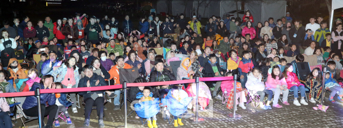 [포토]유리상자 감미로운 보이스 빠진 캠퍼들