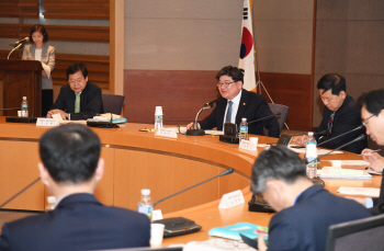 4월 임시국회 공회전…'추경 10분 대기조' 된 기재부