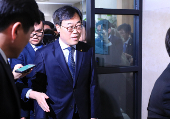 [팩트체크]선관위는 왜 김기식 셀프후원 `위법` 결론내렸나?