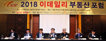 한쪽은 뜨겁고 한쪽은 차갑고…지역별 맞춤정책 필요