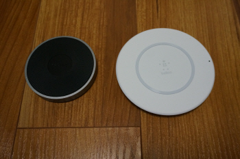 무선충전기, 호환은 기본..슈피겐 '실용성'·벨킨 '디자인'