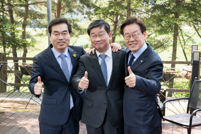 한자리 모인 이재명-전해철-양기대…"도화결의로 선거 돕겠다"