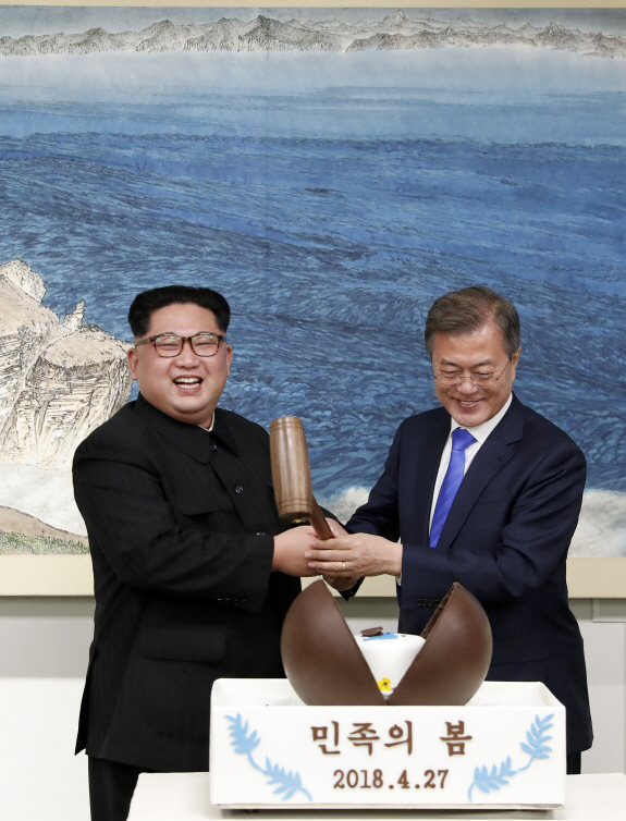 文대통령·김정은, ‘북한 핵실험장 폐쇄 시 대외 공개’ 합의(속보)