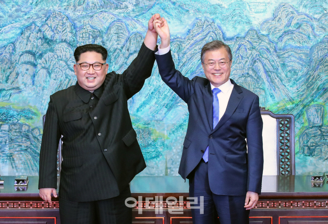 남북정상회담 엇갈린 보수야당..호평한 바른미래 vs 혹평한 한국당