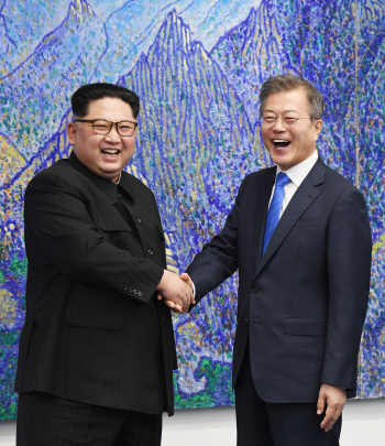 文정부 7년만에 北 인도적 지원 재추진..인권정책계획에 명시(종합)