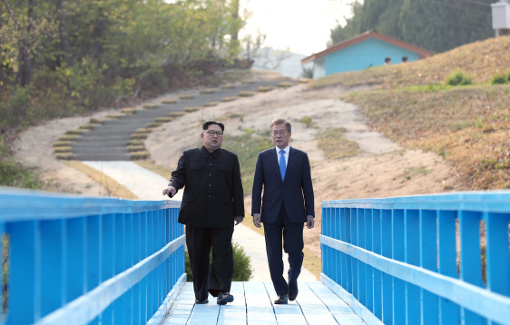 예상보다 빠른 남북경협 논의 속도…바빠진 경제부처