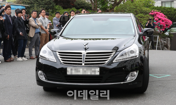 [포토]포토라인까지 차로 들어오는 조현민 대한항공 전 전무