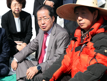 한국당 지방선거 선대위 구성..위원장에 홍준표·김성태