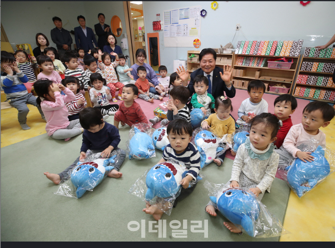 김병원 농협중앙회장 "육아부담 해소 등 직원 복지 노력"