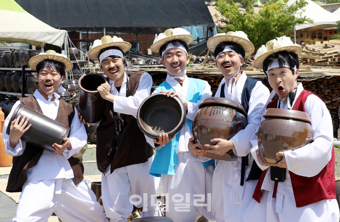 [포토]'2018 울산옹기축제' 도붓장수 놀이마당