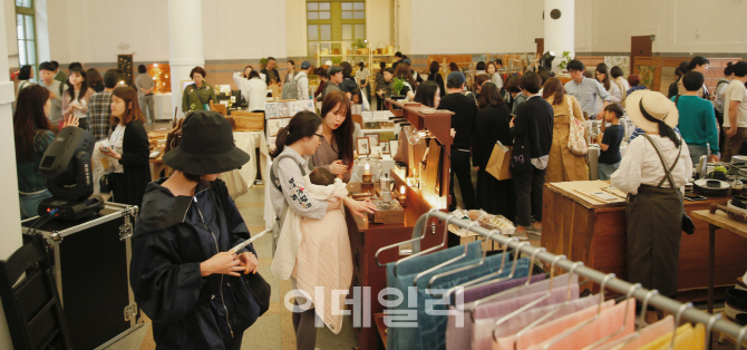 [포토]서울역 284에서 만나는 공예 직거래장터 '마켓유랑'